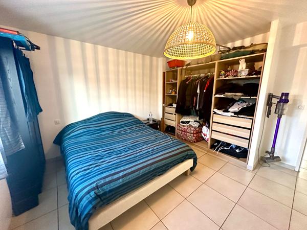 Mèze Villa T4 + appartement T2