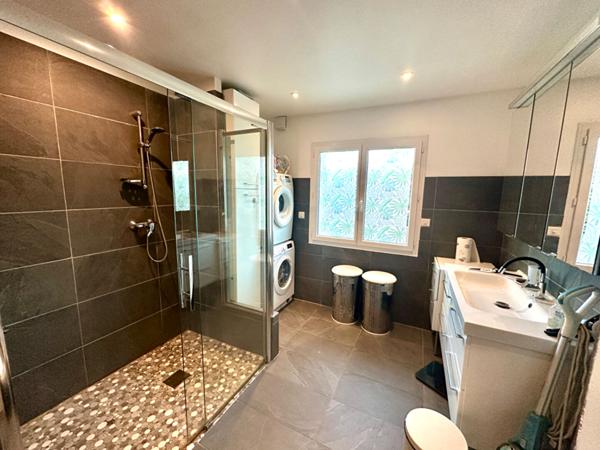 Mèze Villa T4 + appartement T2