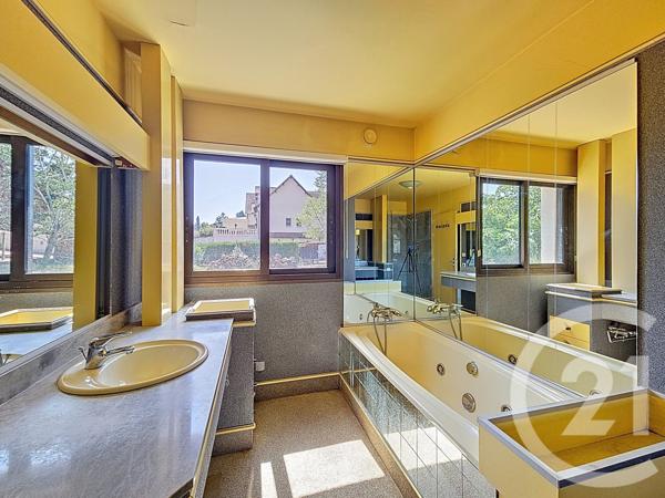 Maison à vendre  8 pièces - 237 m2 MIGNE AUXANCES - 86