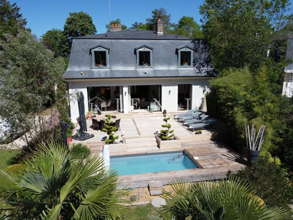 Élégante villa de style Mansard, au bord de l'eau, en Seine-et-Marne