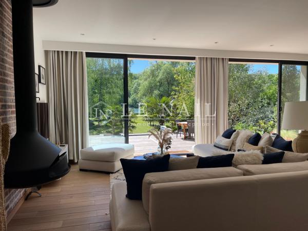 Élégante villa de style Mansard, au bord de l'eau, en Seine-et-Marne
