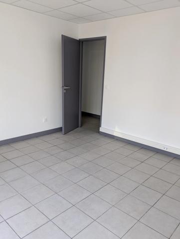 Local/bureau à louer CHAMBERY (73) 242 m²