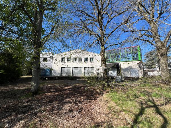 Local d'activité Malesherbes 2200 m2