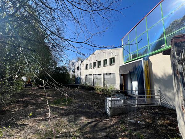 Local d'activité Malesherbes 2200 m2