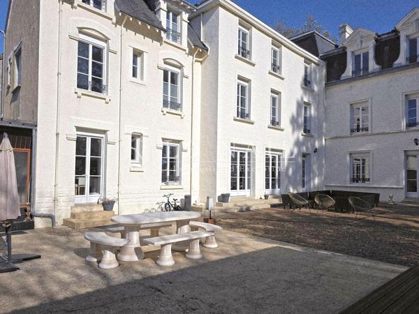 Bel Hôtel particulier XIXe rénové, avec jardin, aux portes du Perche Sarthois