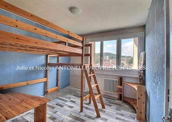 Saint Etienne Terrenoire 42100 appartement 70m² 2 chambres et cave