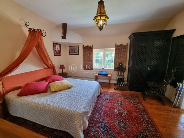 SUPERBE CHATEAU DU XIXeme SIECLE, A VENDRE