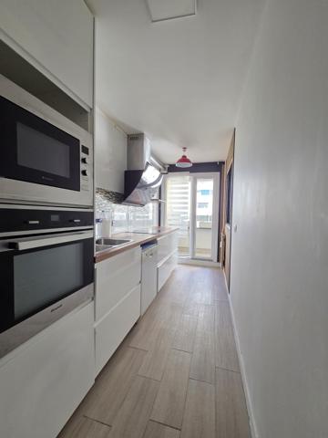 4 pièces - 3 chambres - cave et parking - RER A - ECOLES - COMMERCES