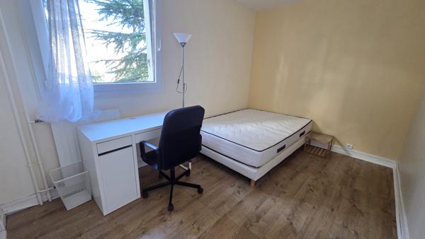 4 pièces - 3 chambres - cave et parking - RER A - ECOLES - COMMERCES