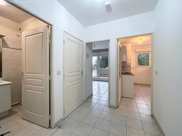 T2 AVEC 23M² DE TERRASSE ET GARAGE EN SOUS-SOL