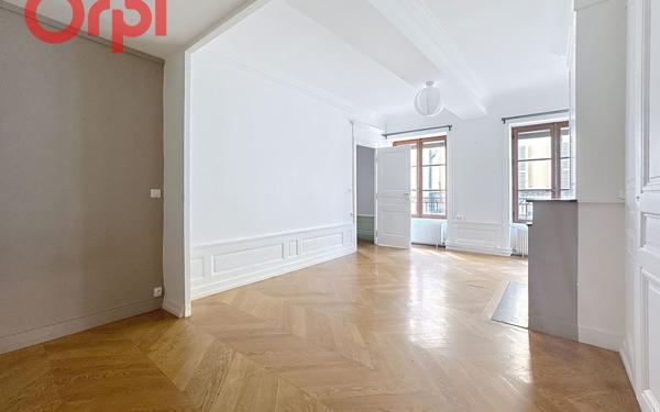 Appartement à vendre    3 pièces • 83,84 m2 Lyon 1