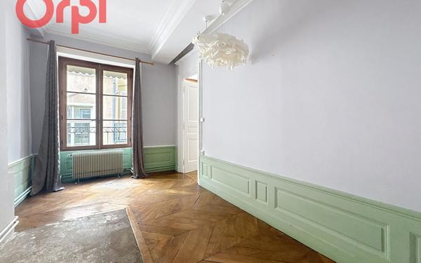 Appartement à vendre    3 pièces • 83,84 m2 Lyon 1