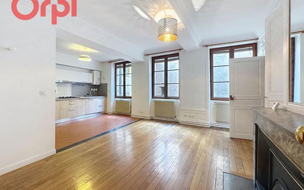 Appartement à vendre    3 pièces • 83,84 m2 Lyon 1
