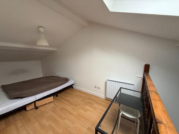 Appartement T2 Villeurbanne 69100 République, en cour intérieure, au calme sur verdure