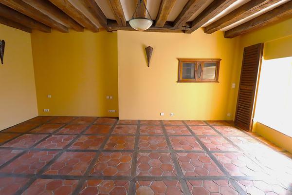 MAISON 6 CHAMBRES | DPE C | GARAGE | COUR PRIVATIVE