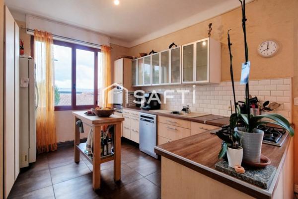 A vendre maison familiale de 180 m² en hyper-centre de Parentis-en-Born