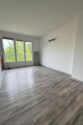 Appartement 3 pièces 55,54 m² au Raincy avec cave et pkg (libre)