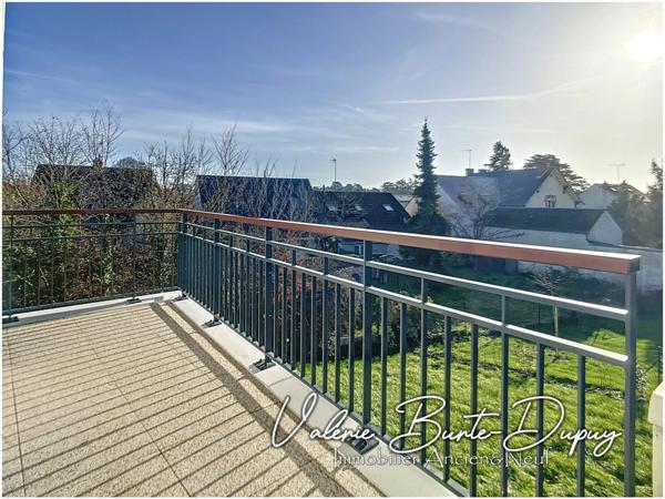 Appartement à vendre 4 pièces 80,35m2 3 chambres terrasse et stationnement ORLEANS St Marc