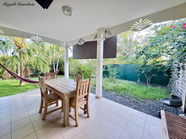 A VENDRE – BUNGALOW MEUBLÉ À MOINS DE 100 MÈTRES DU LAGON – LA COULÉE, SAINT-FRANÇOIS