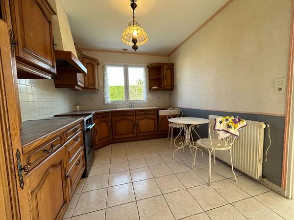 Maison 4 pièce(s) 102 m2 secteur les plesses
