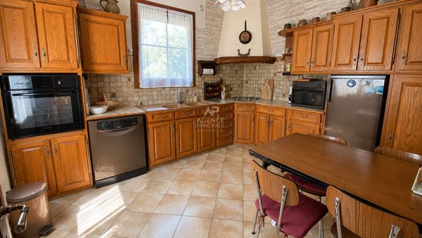 VIROFLAY- Maison lumineuse de 5 pièces au calme. 640 000 € **  - Référence  718-C
