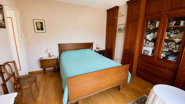 VIROFLAY- Maison lumineuse de 5 pièces au calme. 640 000 € **  - Référence  718-C