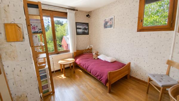 VIROFLAY- Maison lumineuse de 5 pièces au calme. 640 000 € **  - Référence  718-C