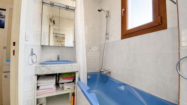 VIROFLAY- Maison lumineuse de 5 pièces au calme. 640 000 € **  - Référence  718-C