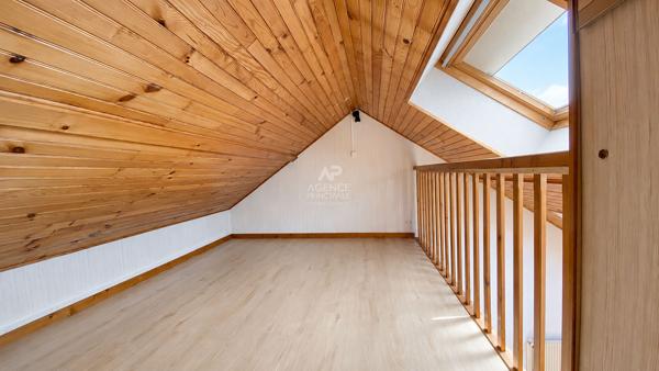 VIROFLAY- Maison lumineuse de 5 pièces au calme. 640 000 € **  - Référence  718-C