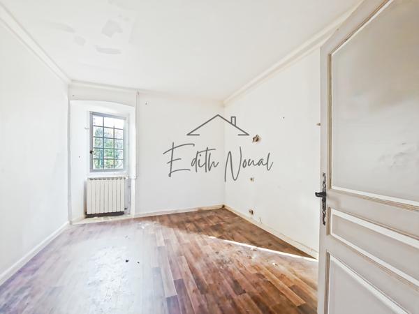 Sainte-Eulalie-de-Cernon (12230) Domaine d’exception sur 35 hectares – Ancienne ferme fortifiée rénovée au cœur du Larzac.