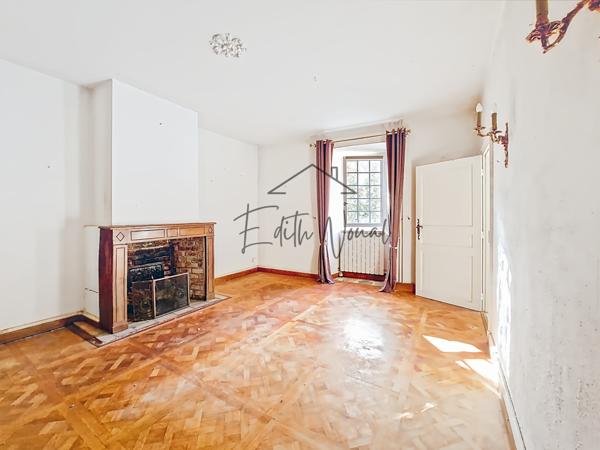 Sainte-Eulalie-de-Cernon (12230) Domaine d’exception sur 35 hectares – Ancienne ferme fortifiée rénovée au cœur du Larzac.