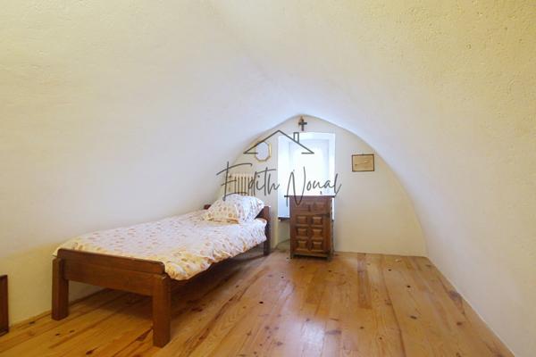 Sainte-Eulalie-de-Cernon (12230) Domaine d’exception sur 35 hectares – Ancienne ferme fortifiée rénovée au cœur du Larzac.