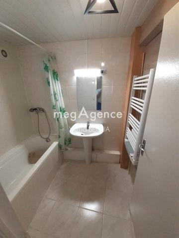 Immeuble à VILLENEUVE-L'ARCHEVEQUE, 89190 - 133m²