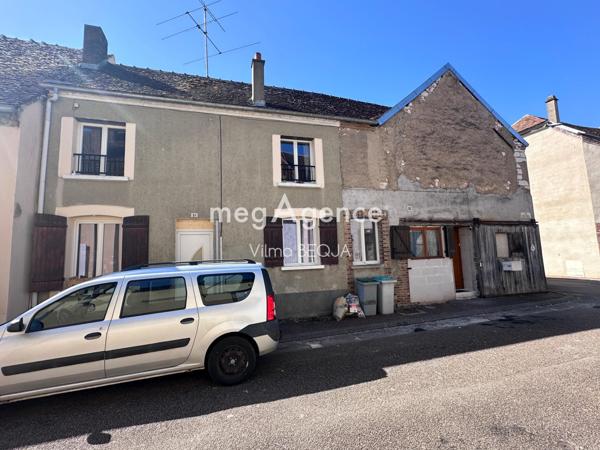 Immeuble à VILLENEUVE-L'ARCHEVEQUE, 89190 - 133m²