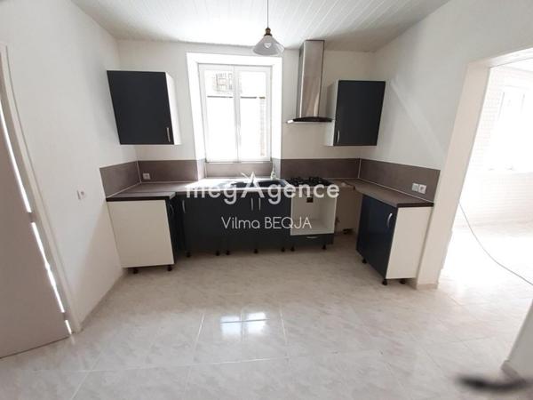 Immeuble à VILLENEUVE-L'ARCHEVEQUE, 89190 - 133m²