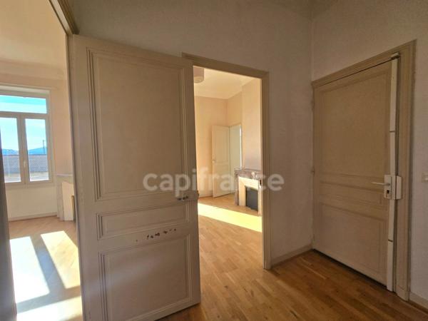 Appartement à vendre 4 pièces SAINT CYR SUR MER (83)