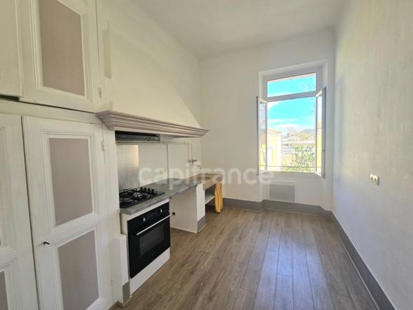 Appartement à vendre 4 pièces SAINT CYR SUR MER (83)