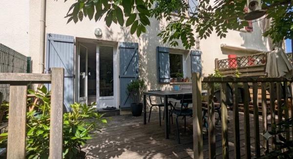 Vente                                                      Maison
                        
                     5 pièces                      82 m2                     à Nantes