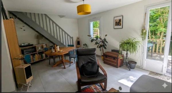 Vente                                                      Maison
                        
                     5 pièces                      82 m2                     à Nantes