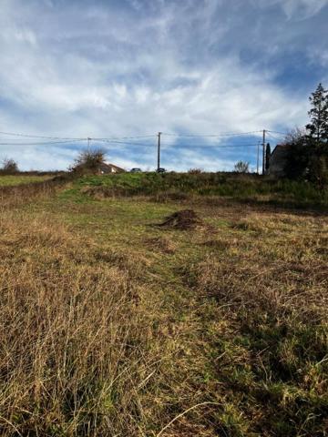 Terrain constructible de 2069 m² en campagne
