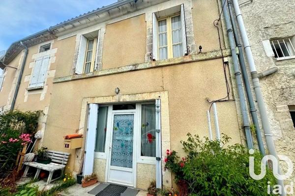 Maison 5 pièces de 101 m² à Bors-de-Montmoreau (16190)