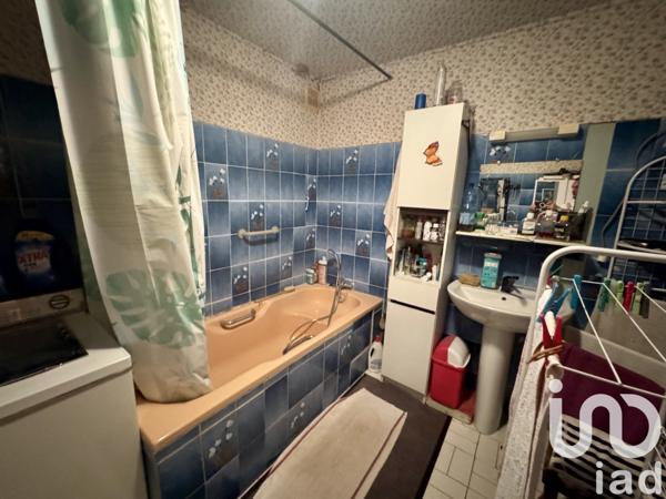 Maison 5 pièces de 101 m² à Bors-de-Montmoreau (16190)