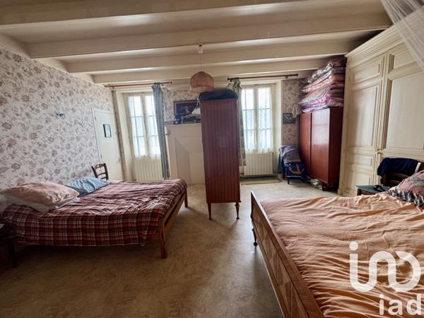 Maison 5 pièces de 101 m² à Bors-de-Montmoreau (16190)