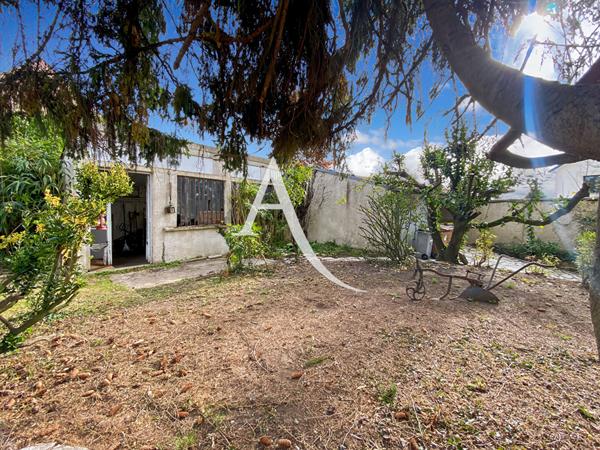 Maison Bois d'Arcy 7 pièce(s) 5 chambres .
