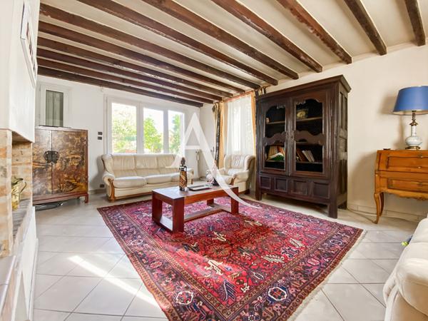 Maison Bois d'Arcy 7 pièce(s) 5 chambres .