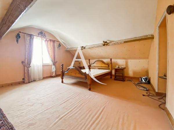 Maison Bois d'Arcy 7 pièce(s) 5 chambres .