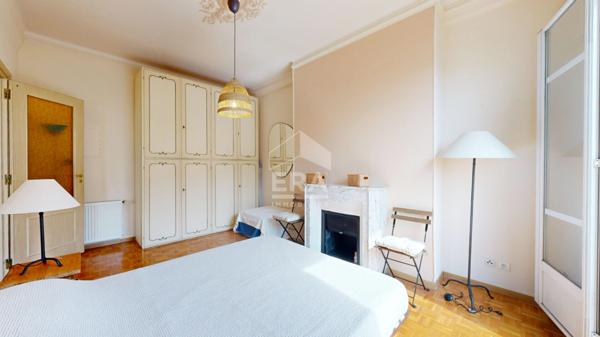 NICE - GAMBETTA : MAGNIFIQUE 3 PIÈCES TRAVERSANT DANS UN BEAU BOURGEOIS