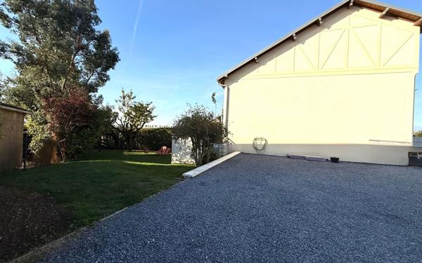 Maison à vendre    5 pièces •  Neuville-Saint-Amand