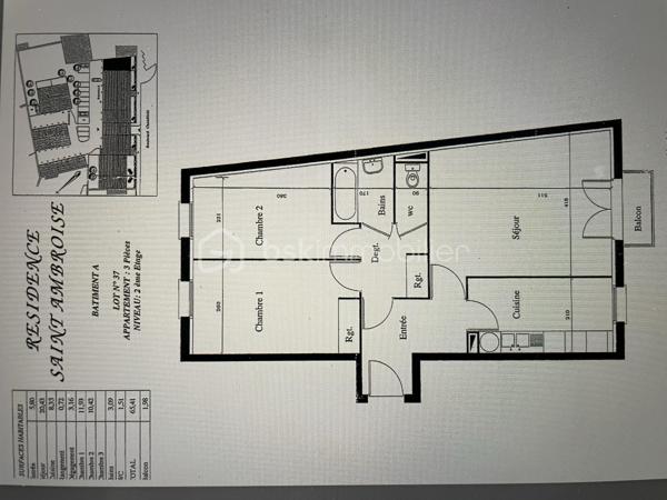 INVESTISSEURS : UN T3 DÉJÀ LOUÉ, UN EMPLACEMENT STRATÉGIQUE ET UN PRIX ATTRACTIF !

À Melun, à proximité de la gare et des commodités, découvrez ce bel appartement 3 pièces de 65 m², situé au 2ᵉ et dernier étage d'une résidence sans ascenseur.

Lumineux et fonctionnel, il offre un séjour exposé plein sud avec balcon, une cuisine indépendante aménagée, 2 chambres, une salle de bains et des WC séparés. Une place de stationnement privative couverte complète ce bien.

Un investissement clé en main avec des revenus locatifs immédiats !

Actuellement vendu loué, avec un bail en cours jusqu'en avril 2029, l'appartement génère un loyer de 820 € hors charges (+ 70 € de provisions), soit 9 840 € de revenus locatifs annuels hors charges.

Proposé à 159 000 €, il affiche une rentabilité brute de 6,19 %, avec un prix particulièrement intéressant au regard des appartements libres comparables du secteur, et des travaux en cours sur la zone qui feront grimper les prix dans les années à venir.

Gare à proximité, dernier étage, balcon plein sud, parking privatif et locataire en place : tous les ingrédients d'un investissement patrimonial attractif !

Une opportunité à découvrir sans tarder. Contactez-moi pour plus d'informations ou organiser une visite.