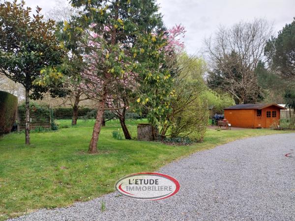 CHAUMES EN RETZ BOURG : terrain constructible de 750 m² libre de constructeur !